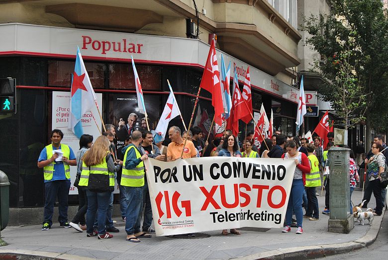 16-07-11 MobilizacionCentrosChamadasACorunha03.JPG
